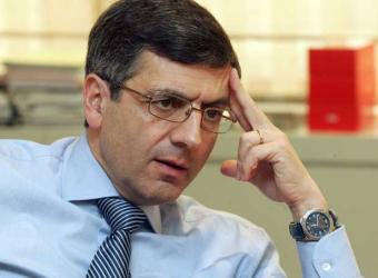 Román aboga por una reducción de los sistemas operativos en los móviles