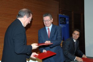 Intel y Madrid firman un protocolo para impulsar la conectividad en la capital