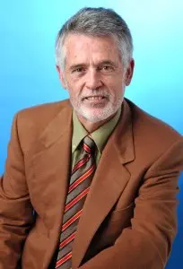 EMC crece en 'software' y servicios pero factura menos en 'hardware'