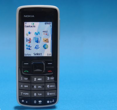 Telefónica comercialia el Nokia 3110 Evolve, único móvil ecológico