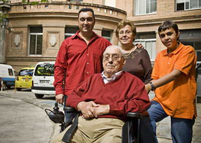 Cruz Roja, Vodafone y Qualcomm le dan independencia a los mayores