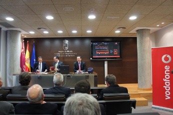 Murcia y Vodafone impulsan el pago por móvil