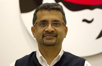 Radhesh Balakrishnan, director general de virtualización de Red Hat