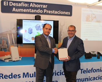 José Antonio Illarregui, director general de bcSistemas, y Raymond Forado, director general para Europa de Radwin