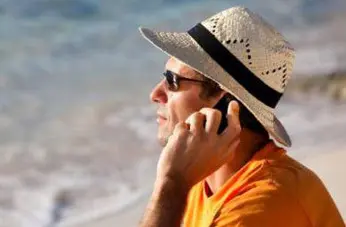 El 84% de los directivos españoles se ha llevado el móvil de empresa estas vacaciones