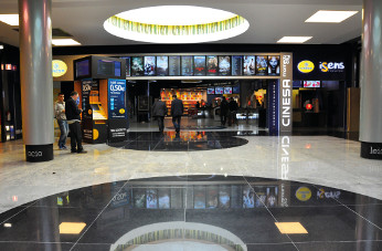 CINESA es una cadena de locales de proyección cinematográfica líder en el mercado español con más de 500 salas, más de 17 millones de espectadores y más de 300 películas estrenadas al año