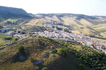 En la actualidad, se estima que unos 2,5 millones de personas, el 5% de la población española, no cuentan con acceso real a Internet.