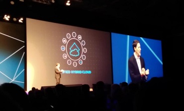 Carl Eschenbach durante el VMworld 2015