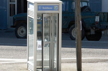 La CNMC pone en entredicho la necesidad de las cabinas telefónicas
