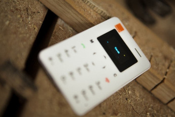 Orange Card Phone: un teléfono para estar localizado pero no conectado