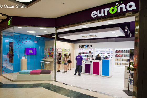 Eurona entra en el sector teleco retail con una red de tiendas propias