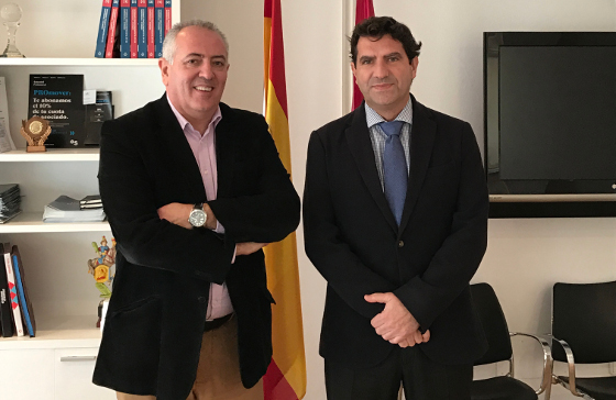 Antonio García Vidal, presidente de AOTEC y Juan Luis Pedreño, decano del Colegio Oficial de Ingenieros de Telecomunicaciones de Murcia (COITeRM).