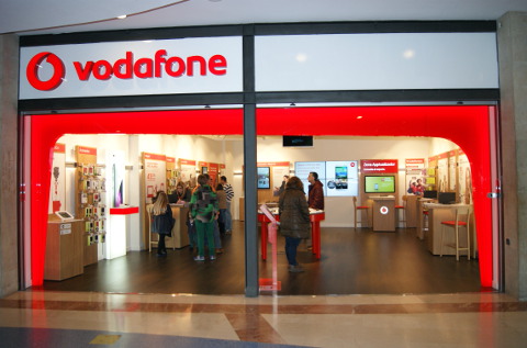 Los ingresos por servicio de Vodafone crecen un 4,1%