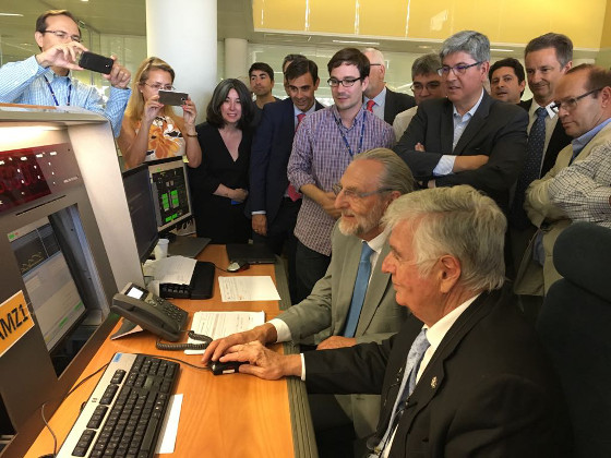 El equipo de operaciones de Hispasat prepara la pasivación del satélite Amazonas 1, que ha sido llevado a la órbita cementerio tras finalizar su vida útil.