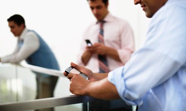 El 100% de los navarros utilizan el móvil para consultar el e-mail