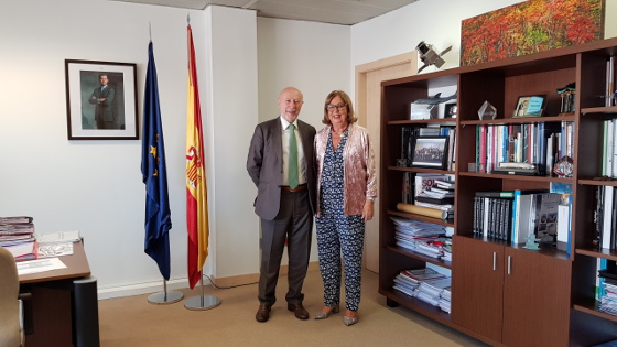 La presidenta de CTA, Adelaida de la Calle, y el director general del CDTI, Francisco Marín.