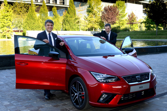 Luca de Meo, presidente de SEAT, y Luis Miguel Gilpérez, presidente de Telefónica España.