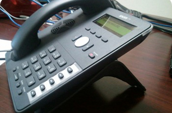 Snom incrementa su facturación un 25% en España