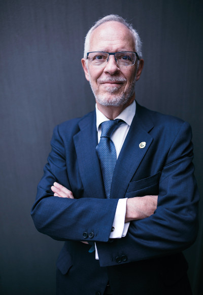 Eugenio Fontán Oñate, Decano-Presidente del Colegio Oficial de Ingenieros de Telecomunicación.