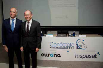 Los CEOs de Hispsat y Eurona en el acto de presentación de su acuerdo de banda ancha