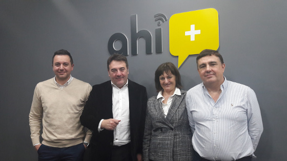 Santiago Arenós (eConectia), José Carlos Oya (presidente de Ahí+), Mª José Arenós (eConectia) y Enric José Marti (director general de eConectia).