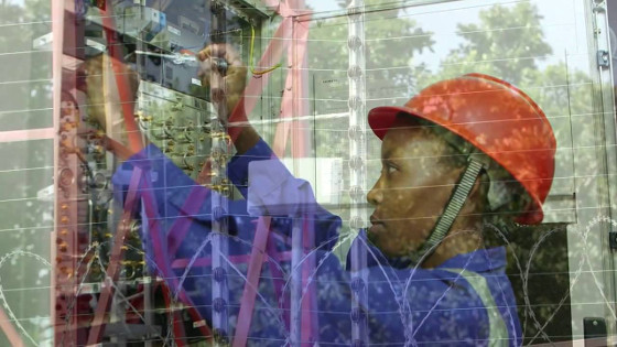 Adrian Kenya apuesta por la energía ecológica no conectada a la red