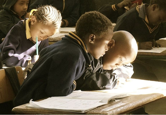 Luz verde a Eurona para llevar Internet a medio millón de niños en Benín