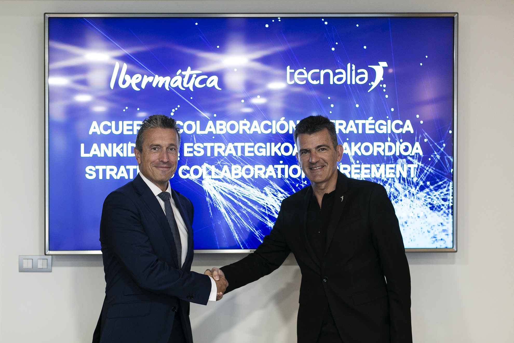 Juan Ignacio Sanz, director general y consejero delegado de Ibermática, y Iñaki San Sebastián, CEO de Tecnalia.