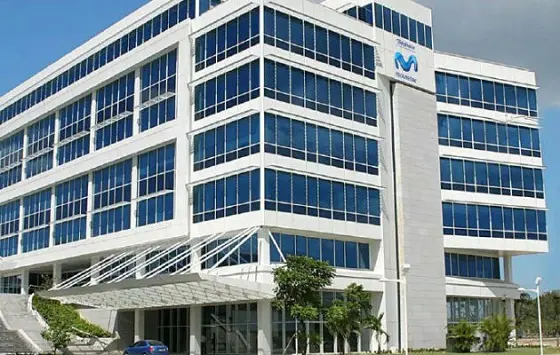 Telefónica cierra la venta de su filial de Panamá a Cable Onda por 536 millones de euros.