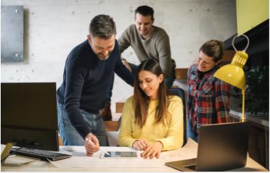 Acuerdo estratégico entre MásMóvil y Amazon.