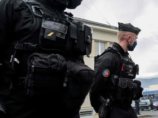 La Gendarmería y Policía Nacional Francesa renueva su flota móvil con Crosscall.