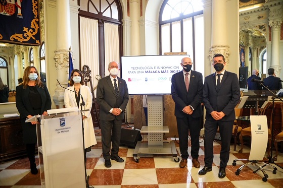 Firma del acuerdo entre Mobile World Capital Barcelona (MWCapital) y el Ayuntamiento de Málaga.