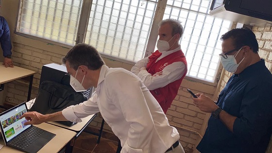 Conectividad y teleeducación por satélite en Honduras.