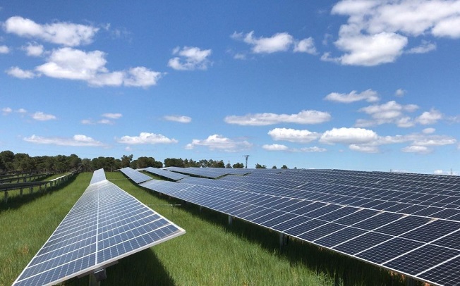 Seguidores solares bifila de STI Norland.