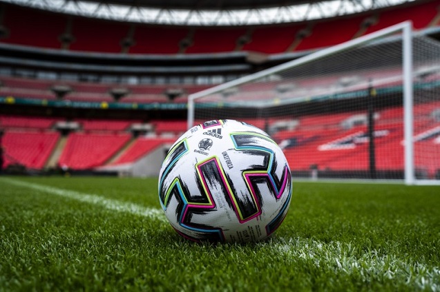 Telefónica se queda con los derechos de la UEFA hasta 2031