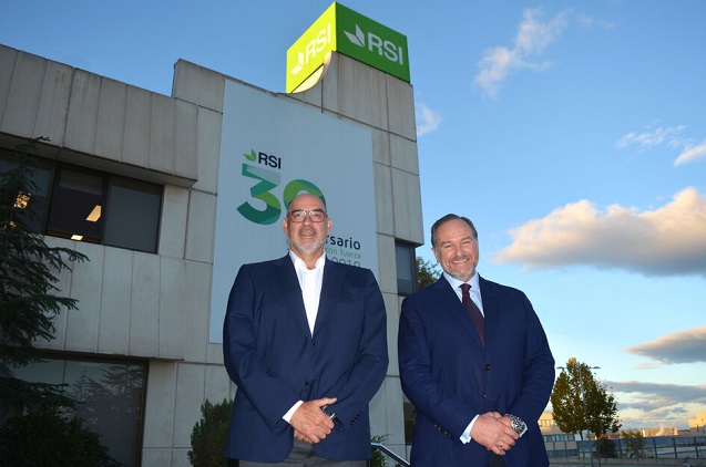 De izquierda a derecha, Emilio Gayo, presidente de Telefónica España, y José Luis García-Palacios, presidente de Rural Servicios Informáticos y de Caja Rural del Sur.
