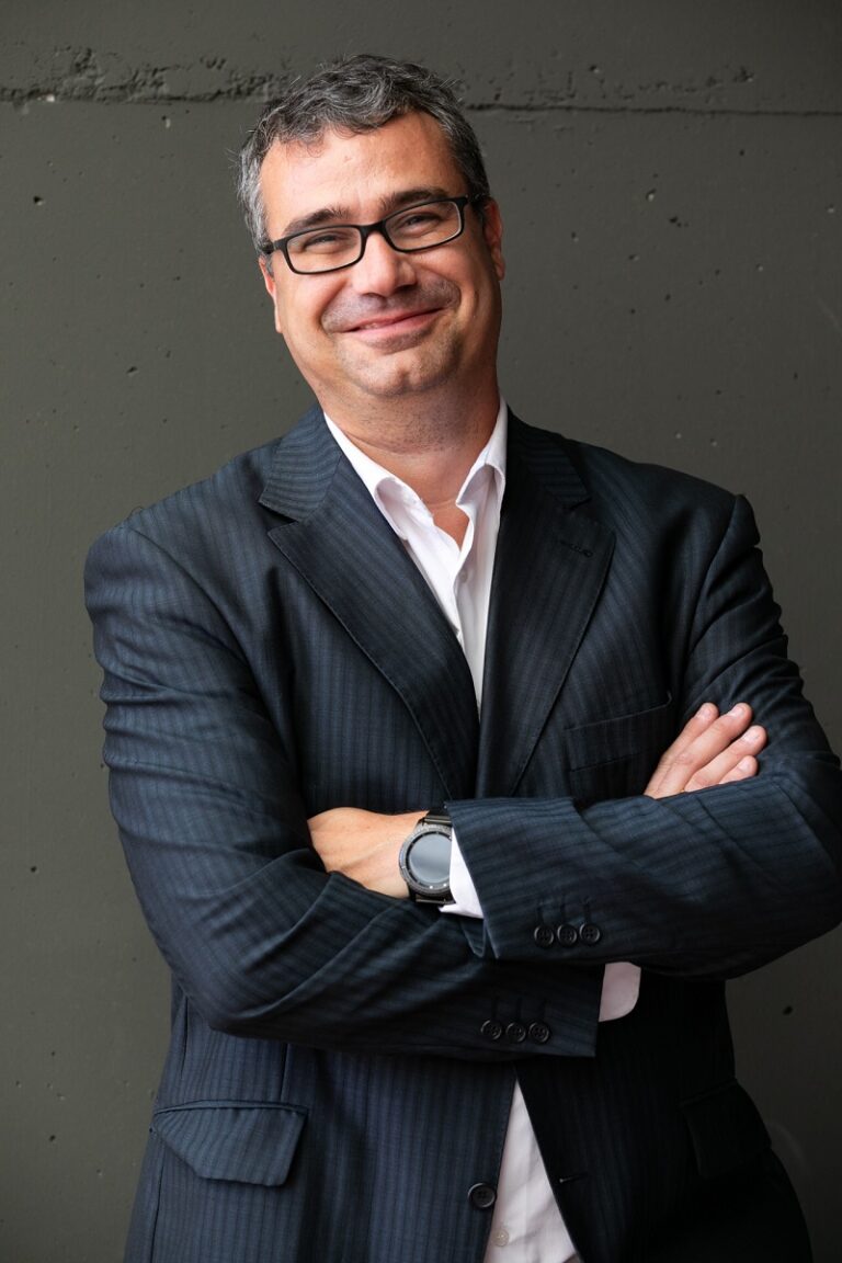 Alberto Sagredo, Ingeniero Preventa de Snom Iberia.