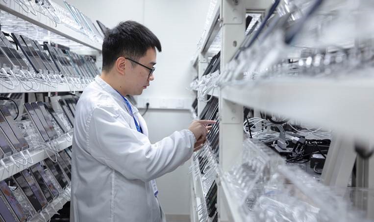 Vivo inaugura un nuevo laboratorio de Redes de Comunicaciones.