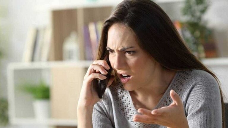 La CNMC examina la ley de atención al cliente y aconseja medidas.