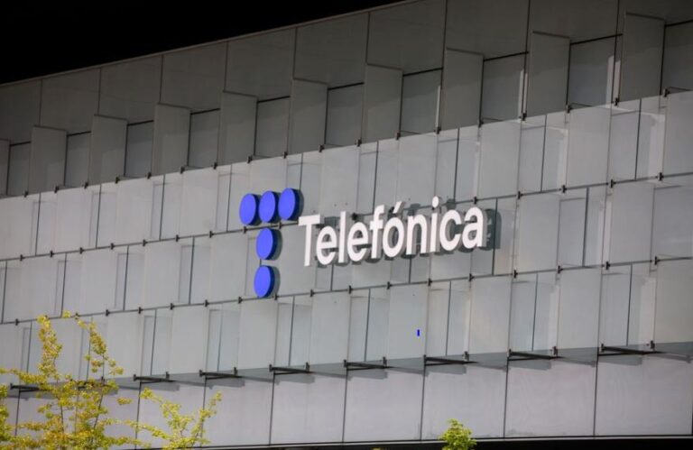 Telefónica vende su filial de fibra de Colombia y confirma su apuesta por la nube.