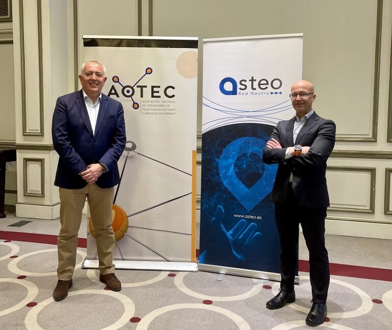 Antonio García Vidal, presidente de Aotec, y Pedro Abad, CEO de Asteo Red Neutra.