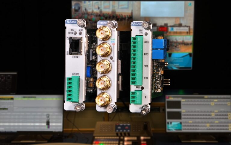 TSA dota de un estudio HD a la Universidad de Granada.