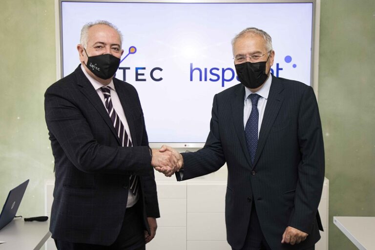 Acuerdo Hispasat y Aotec para llevar conectividad satelital a la España rural.