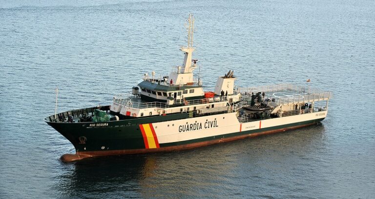 La Guardia Civil conectará por satélite de banda ancha a 20 barcos.