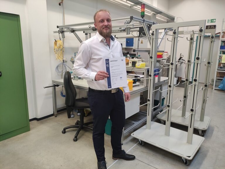 Rosenberger OSI certificada con éxito según la ISO 27001.