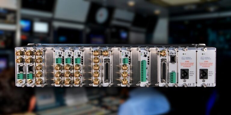 Módulos de Albalá en la nueva Unidad Móvil de Canal Sur.