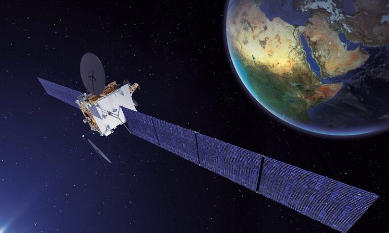 Lanzado con éxito el satélite de telecomunicaciones Nilesat-301