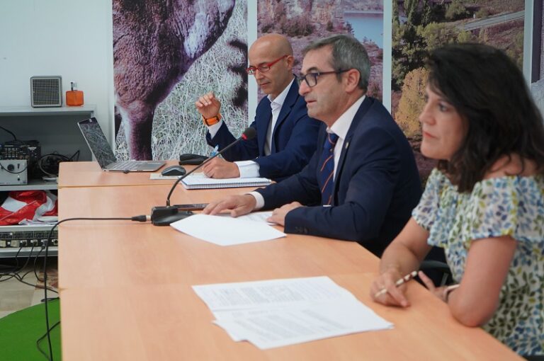 Reunión de Asteo con alcaldes de municipios segovianos.