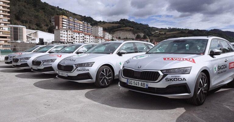 Los coches de “La Vuelta 22” se conectan por IoT gracias a Telefónica Tech y Geotab.