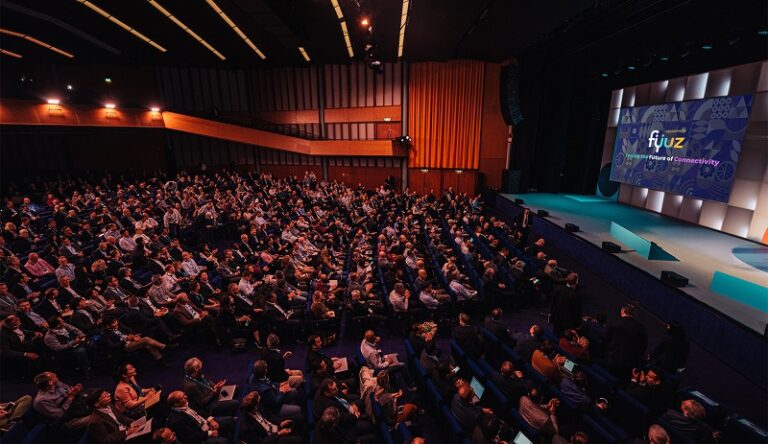 Plenaria de una edición anterior de FYUZ.